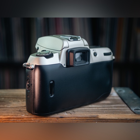 Nikon N60 35mm SLR film camera body only - Picture 3 of 7